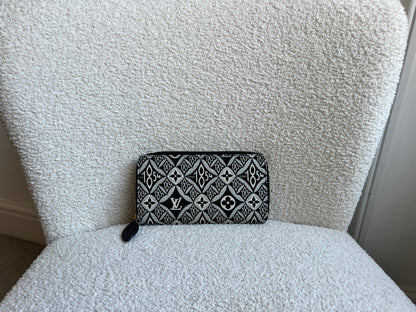 Louis Vuitton Zippy Wallet in Monogram Jacquard