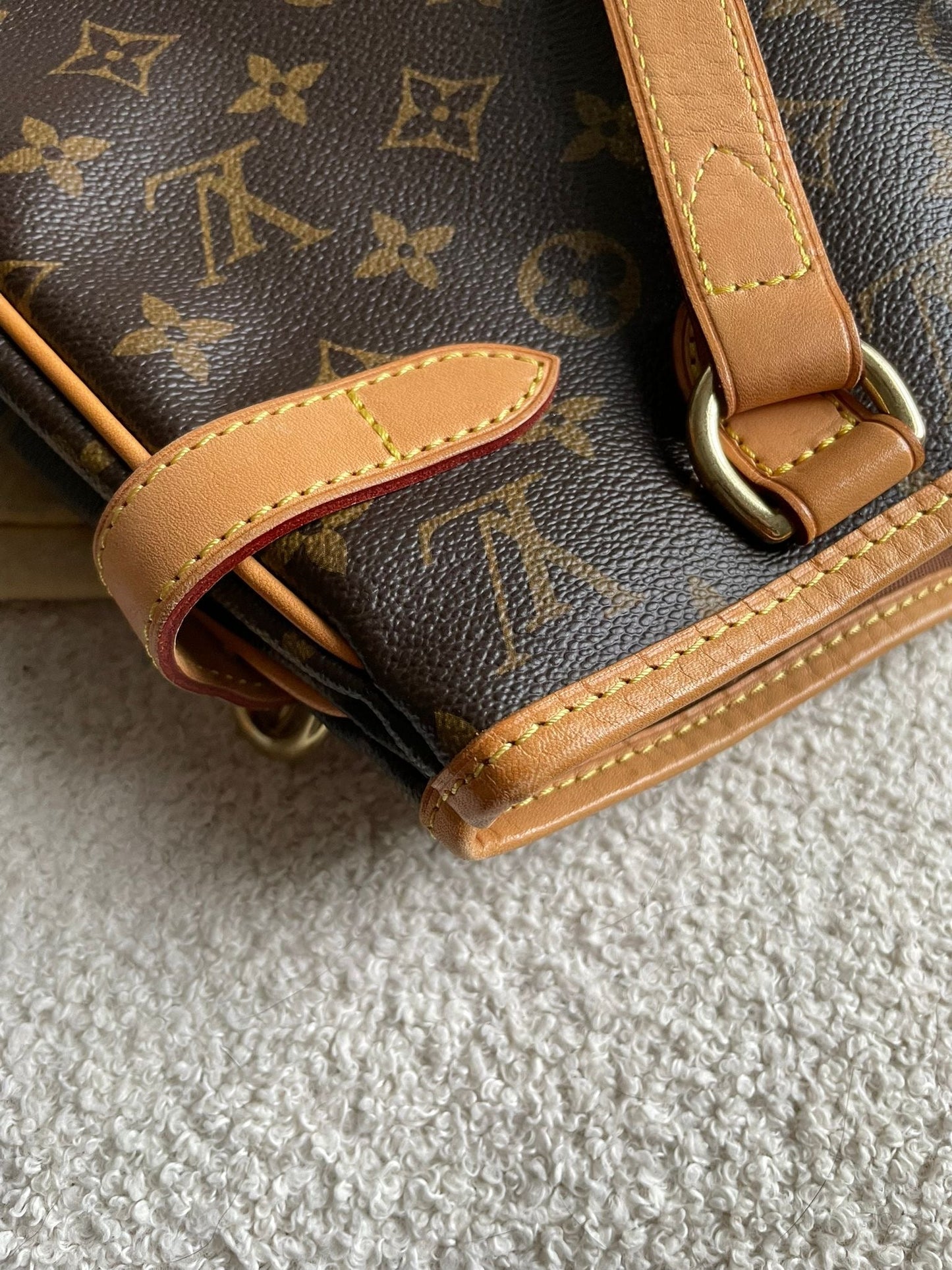 Louis Vuitton Batignolles in Monogram Canvas