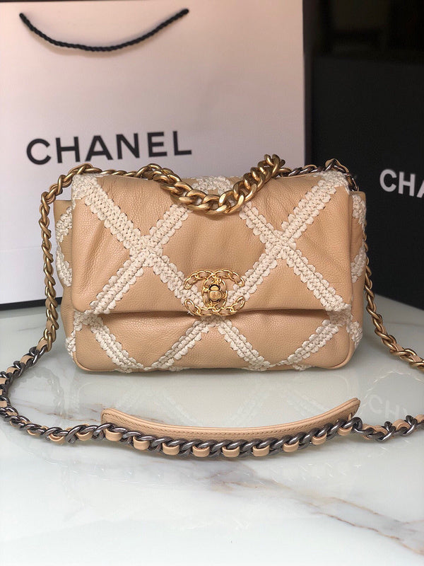 Chanel Luxury Handbag Style 610