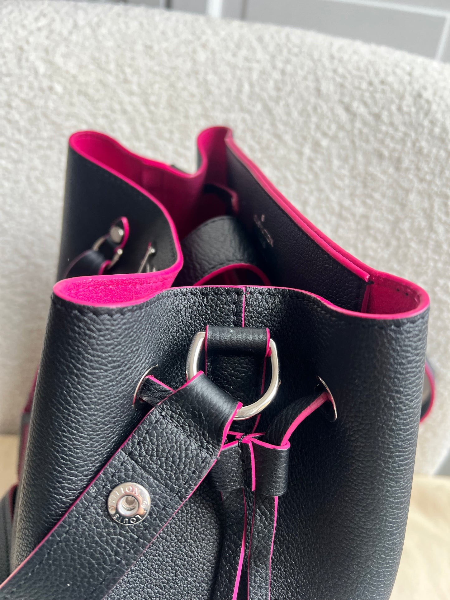 Louis Vuitton Lockme Bucket Bag in Black and Pink (RRP £2050)