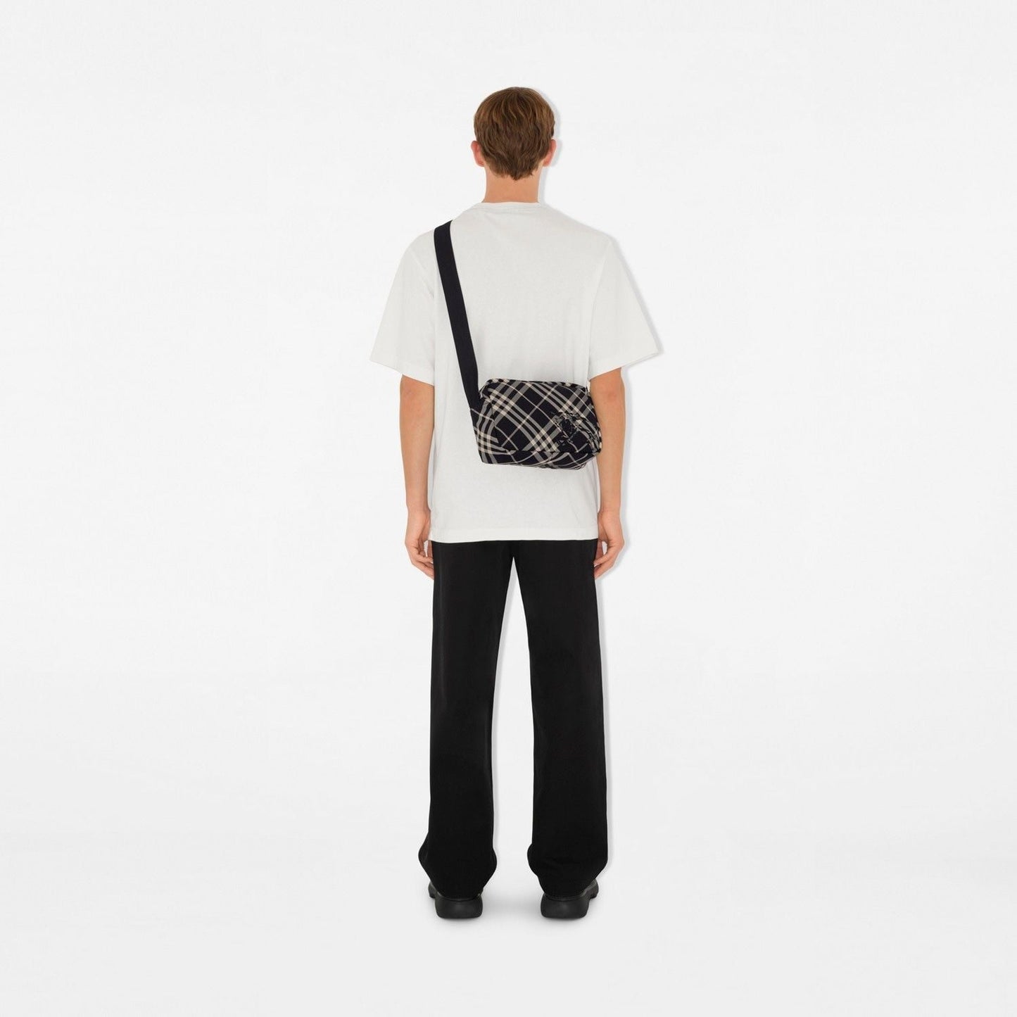 ESSENTIAL CROSSBODY BAG