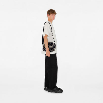 ESSENTIAL CROSSBODY BAG