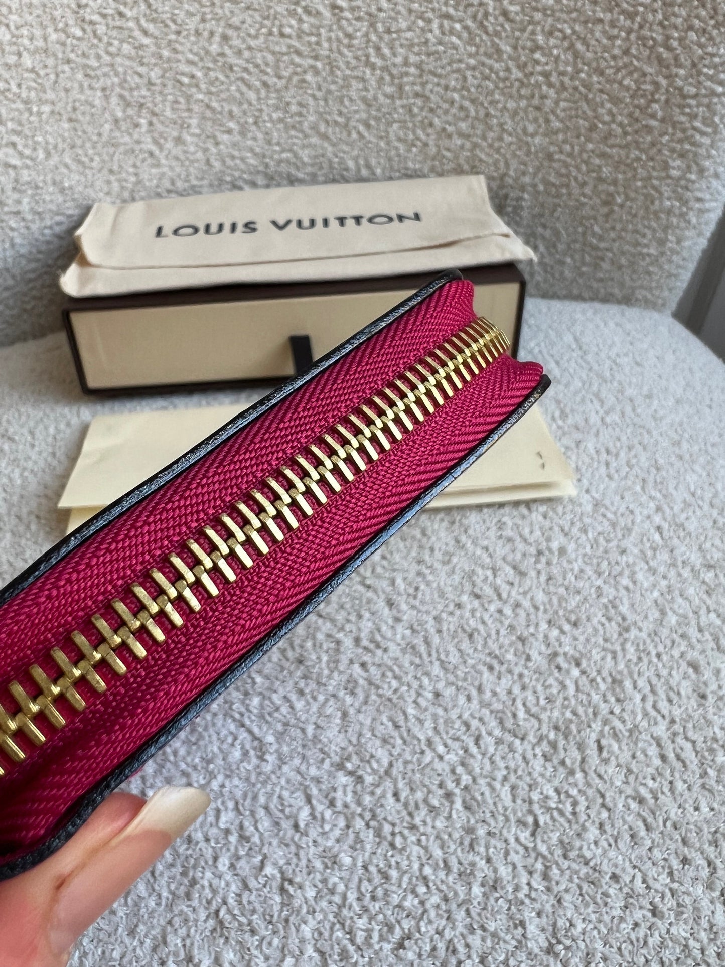 Louis Vuitton Zippy Wallet in Rose Indien Vernis Patent