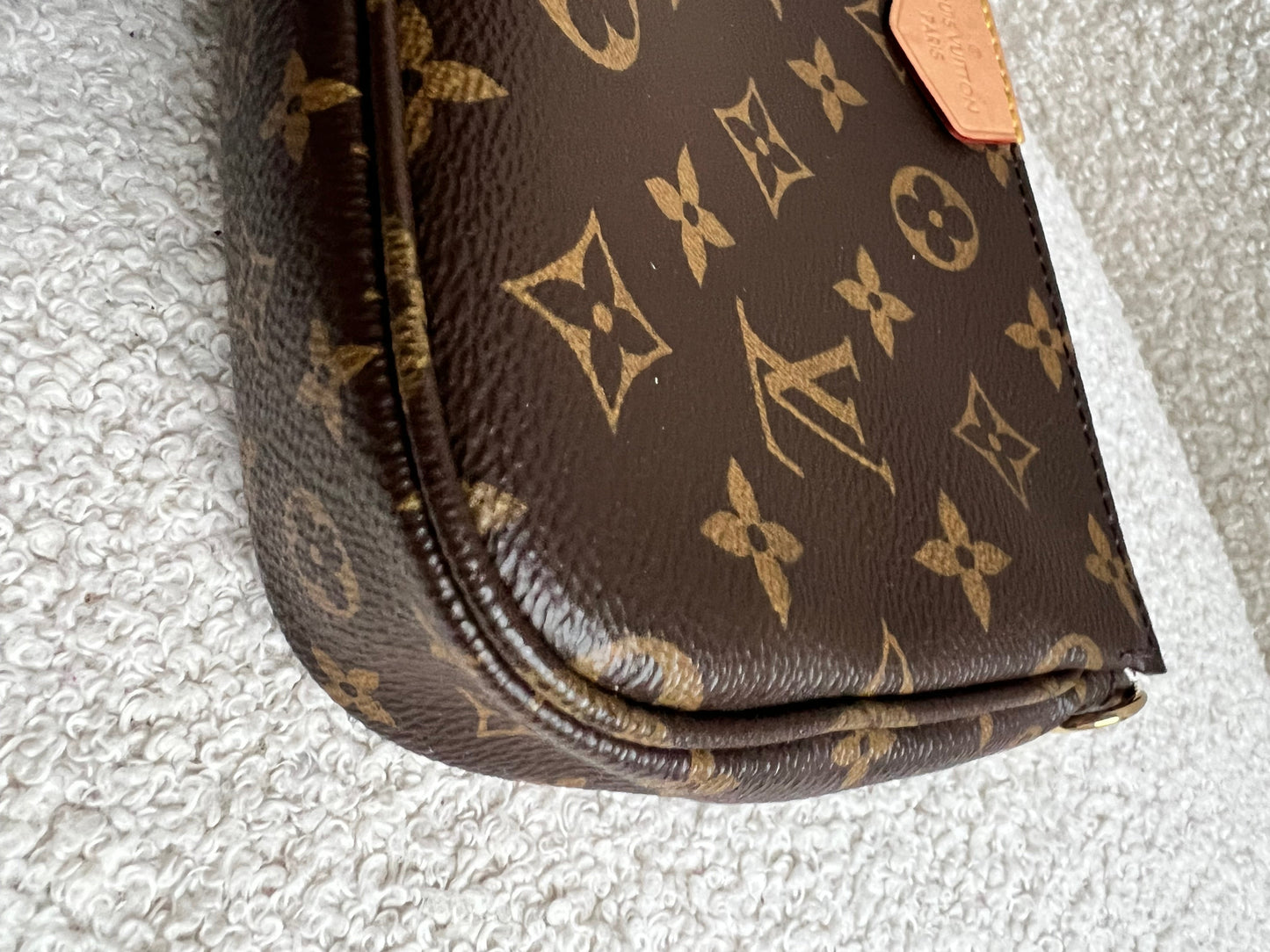 Louis Vuitton Pochette Monogram