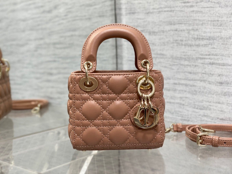Chanel Luxury Handbag Style 356