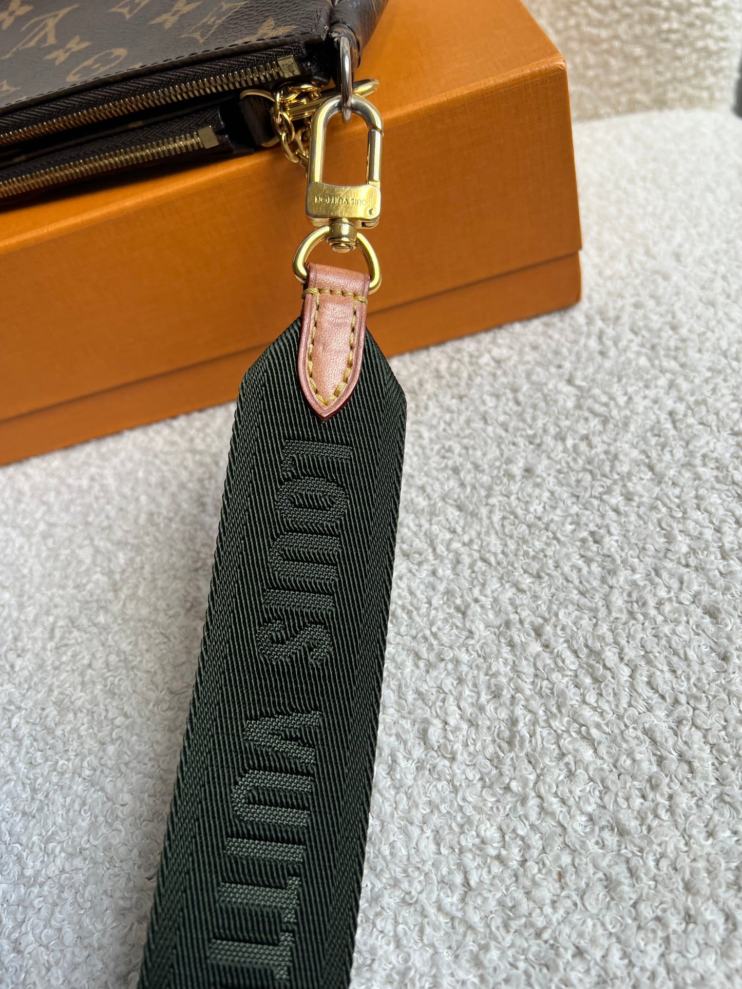 Louis Vuitton Multi Pochette Accessoires Khaki (RRP £2070)