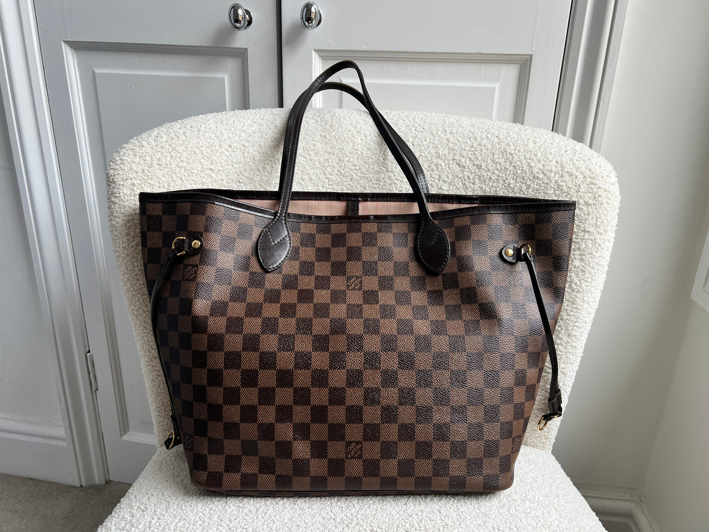 Louis Vuitton Neverfull MM Damier Ebene Cherry Interior (RRP £1,430)