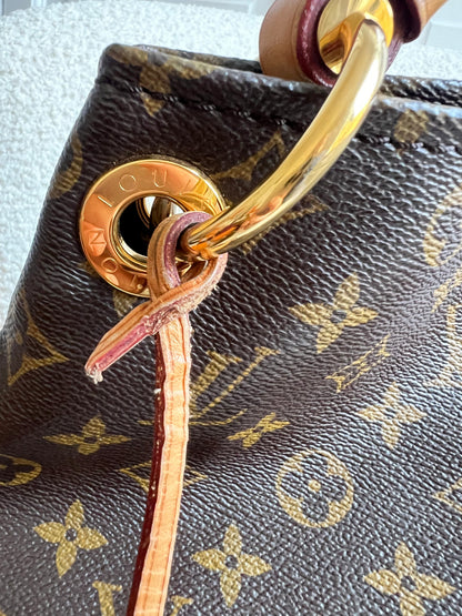 Louis Vuitton Artsy MM Monogram (RRP £1,940)
