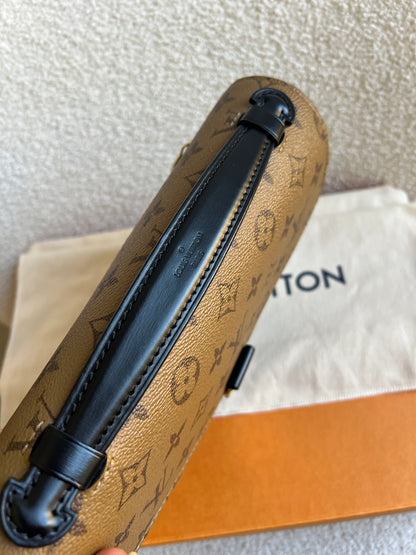 Louis Vuitton Pochette Metis Reverse Monogram (RRP £2,060)