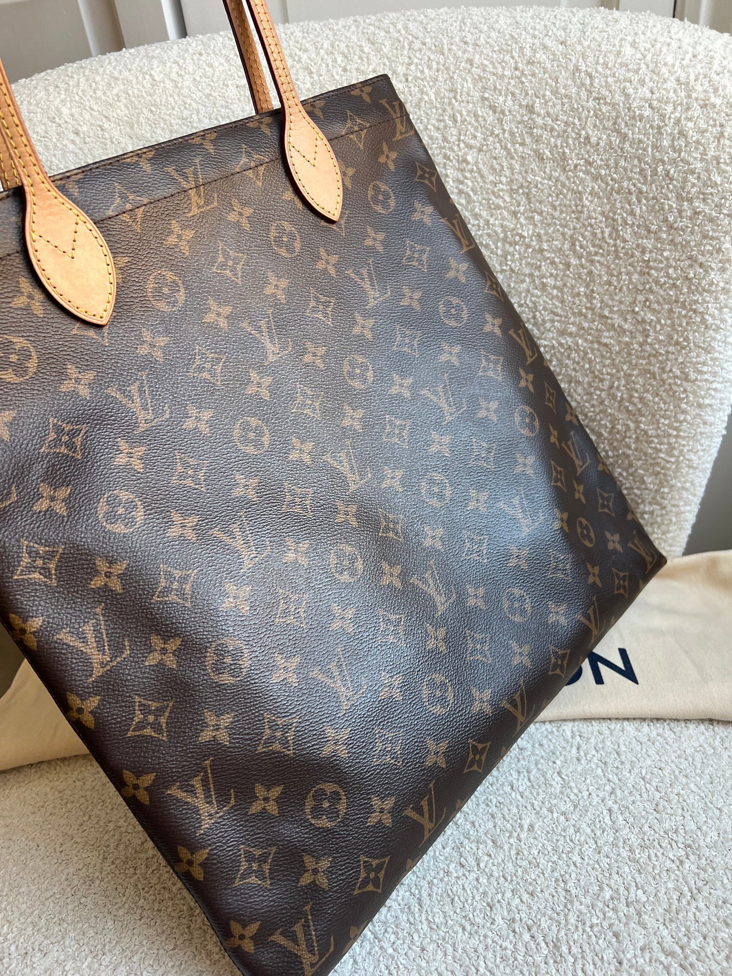 Louis Vuitton Carry It Tote