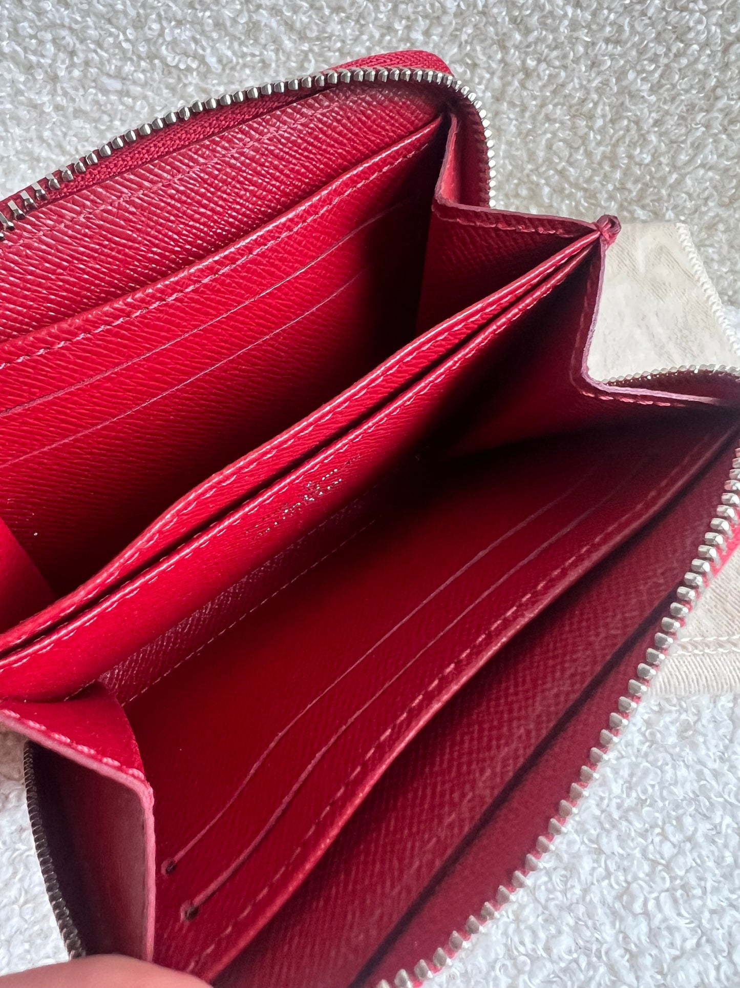 Louis Vuitton Zippy Coin Purse in Red Epi (RRP £390)