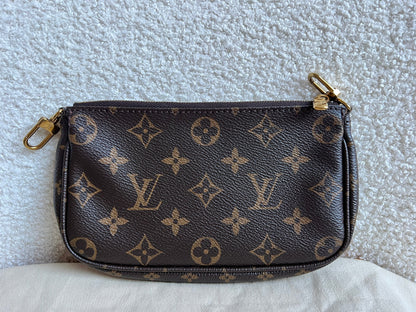 Louis Vuitton Multi Pochette Accessoires Rose Chiaro (RRP £2030)