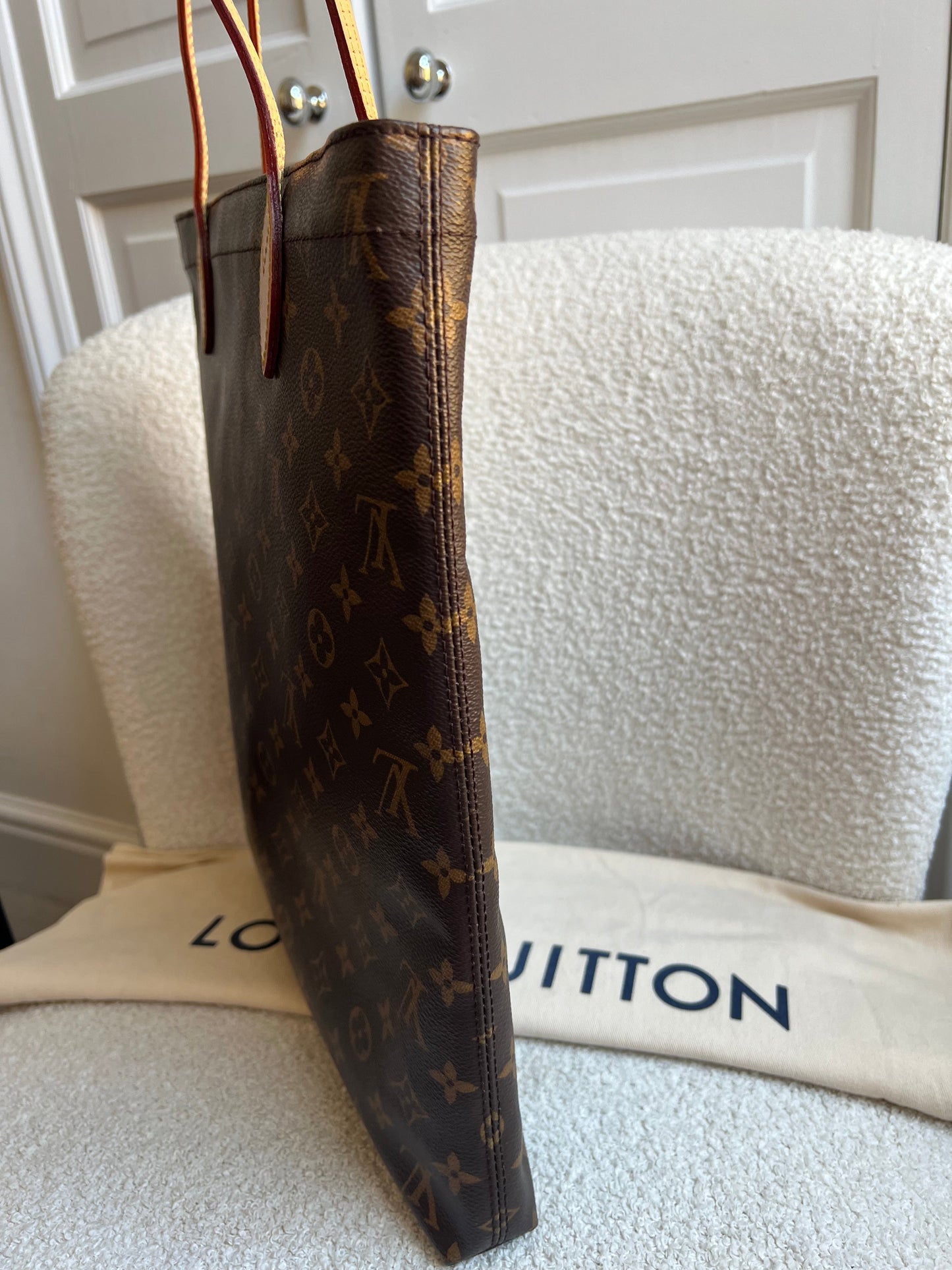 Louis Vuitton Carry It Tote