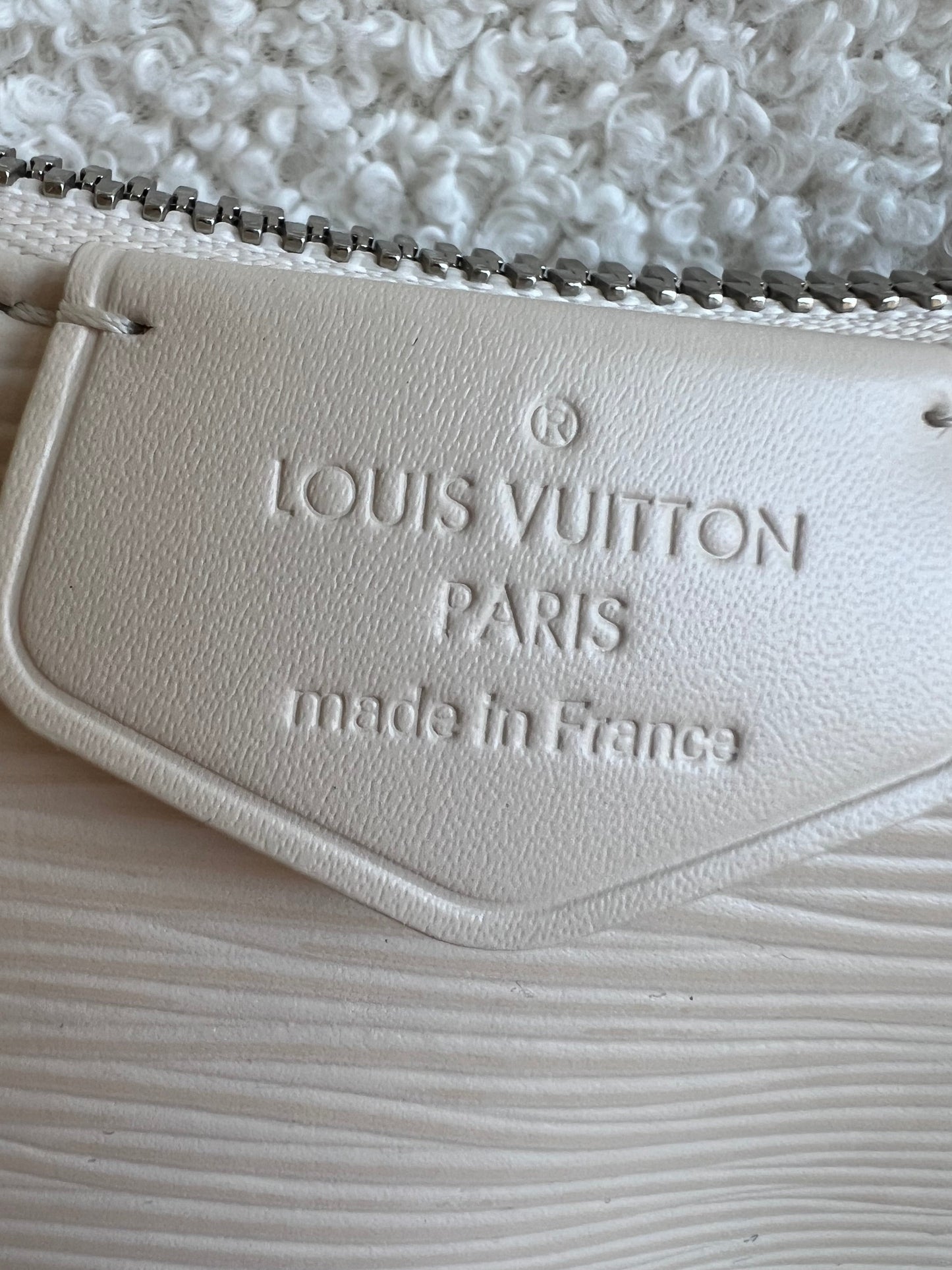 Louis Vuitton Easy Pouch Creme Epi (RRP £1320)