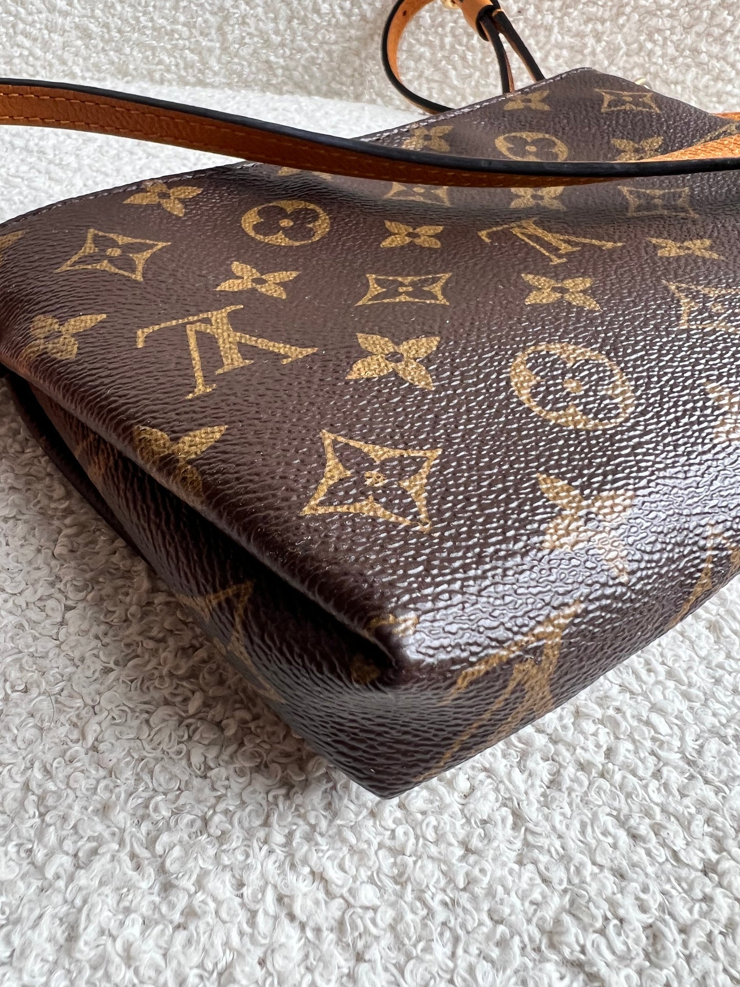 Louis Vuitton Monogram Safran Pallas Pochette