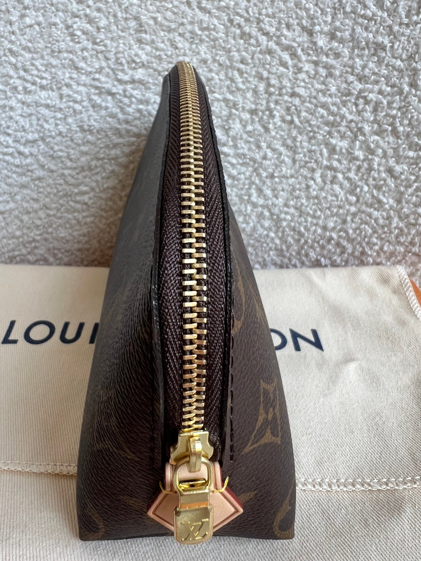 Louis Vuitton Cosmetic Pouch PM Monogram (RRP £425)