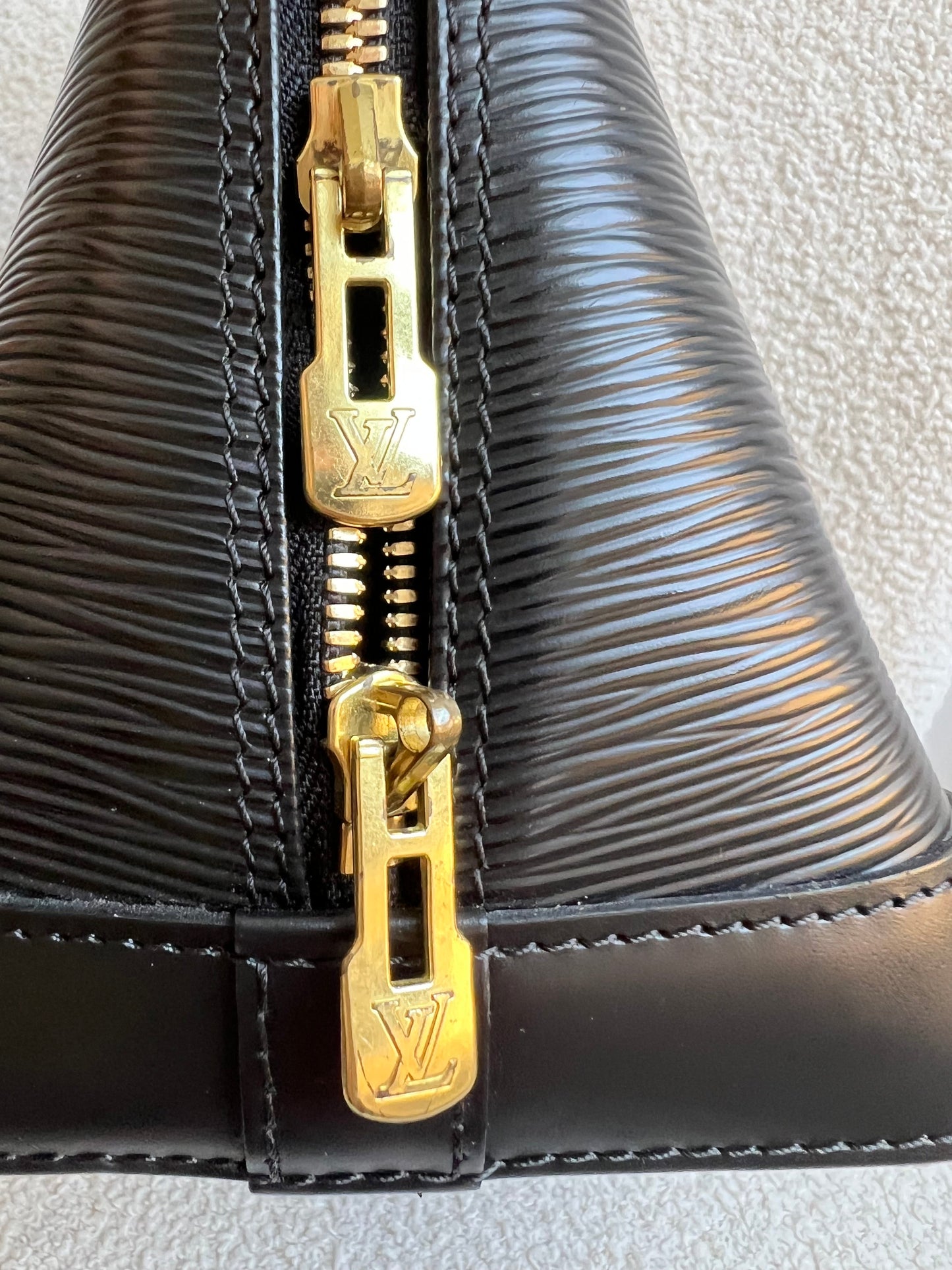 Louis Vuitton Alma PM Black Epi