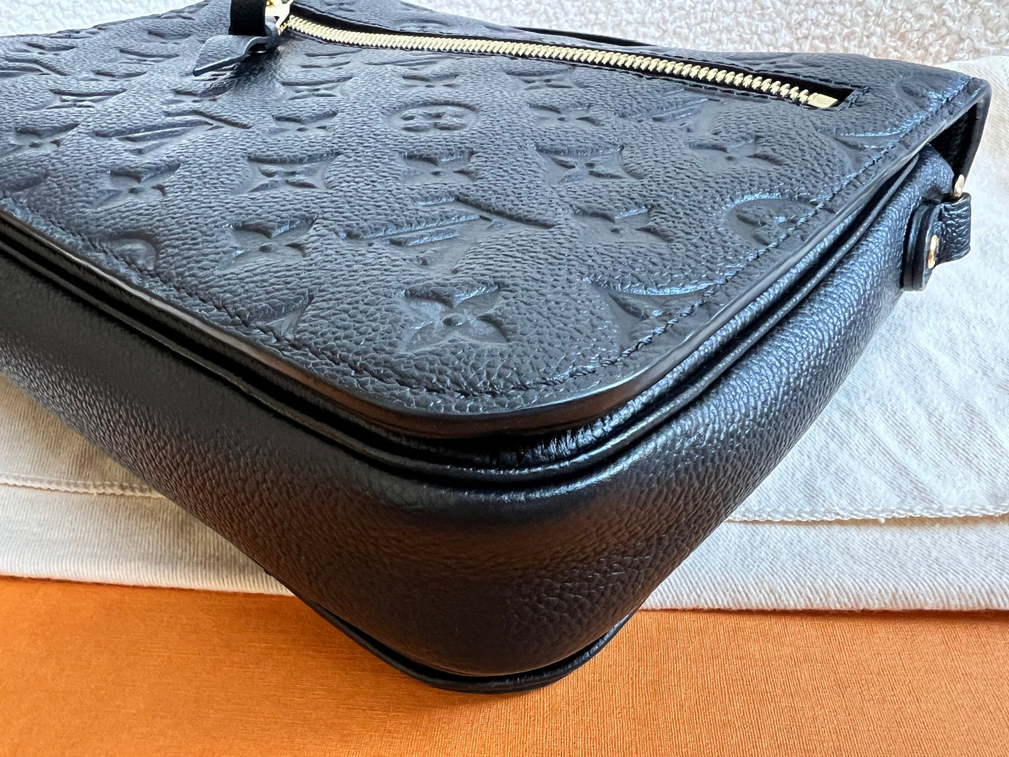Louis Vuitton Pochette Metis Black Empreinte (RRP £2,200)