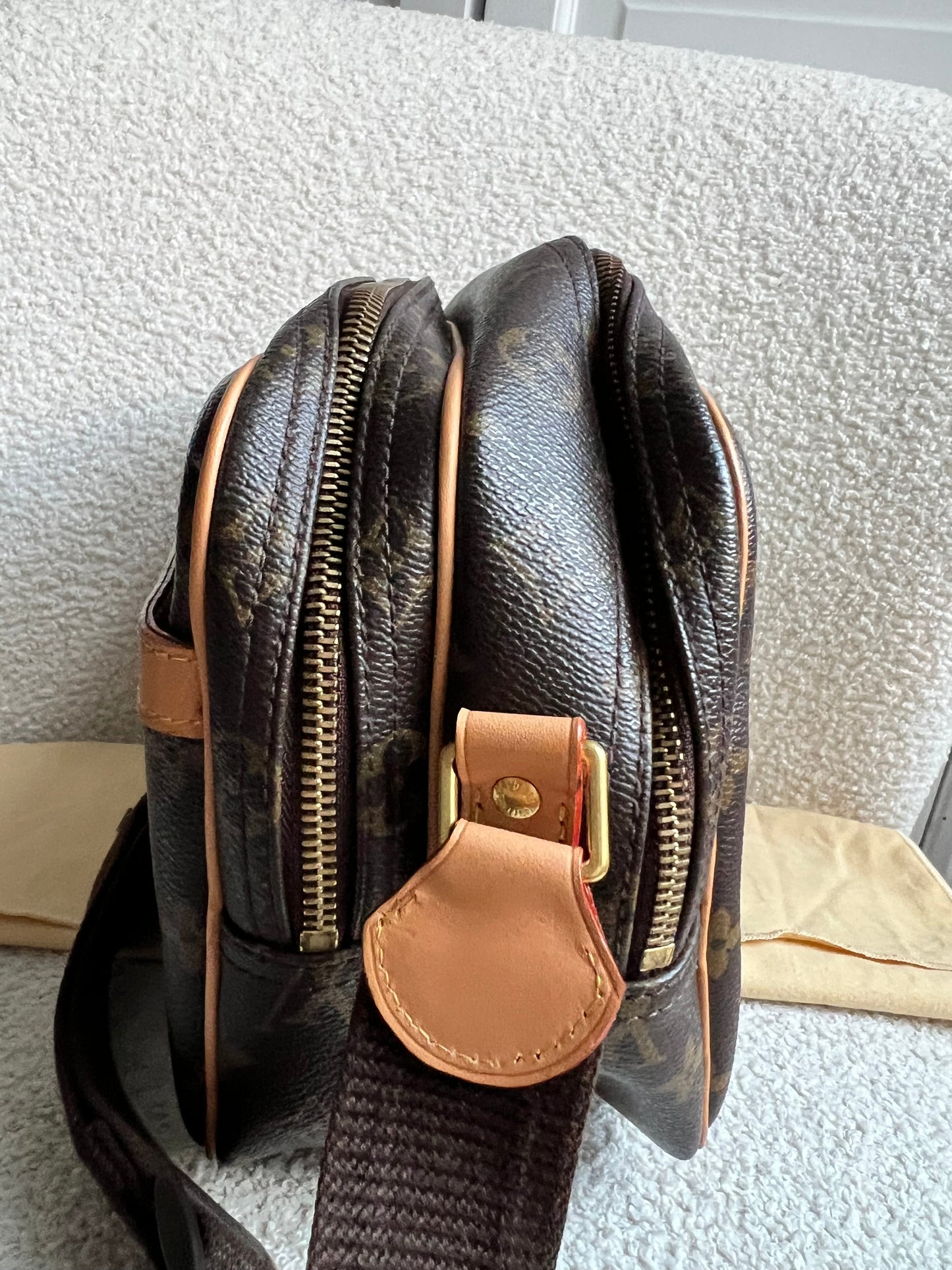 Lous Vuitton Reporter Monogram