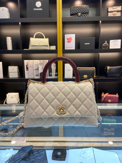 Chanel Luxury Handbag Style 340