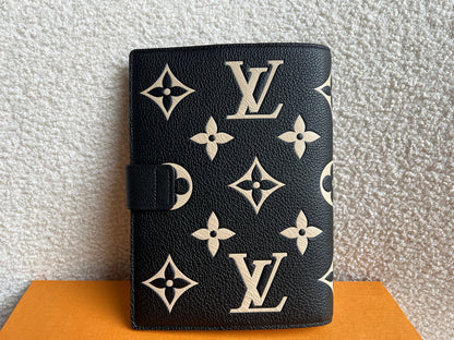 Louis Vuitton Notebook Cover Paul MM in Bicolour Giant Monogram