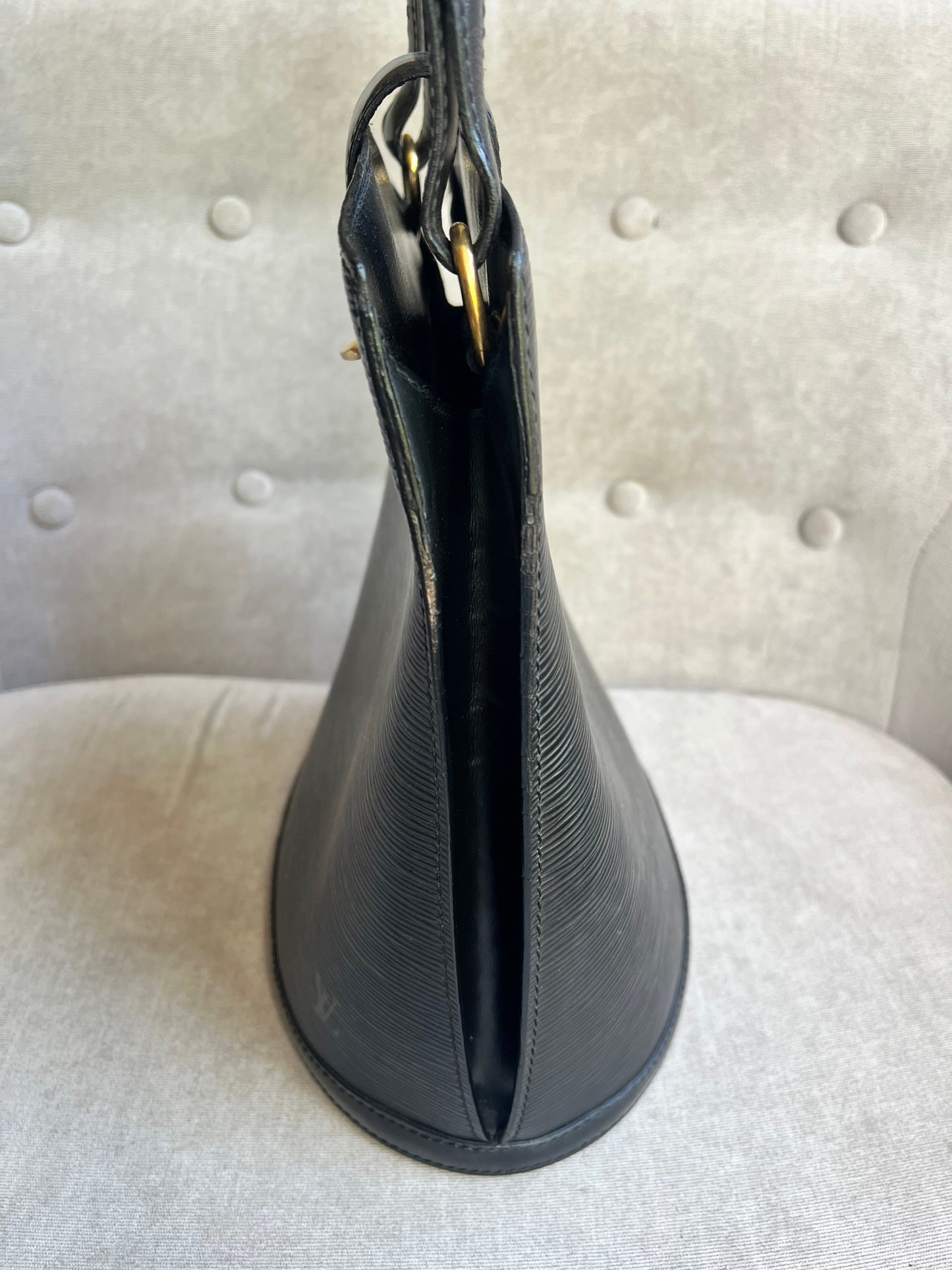 Louis Vuitton Vintage Black Epi Leather Cluny