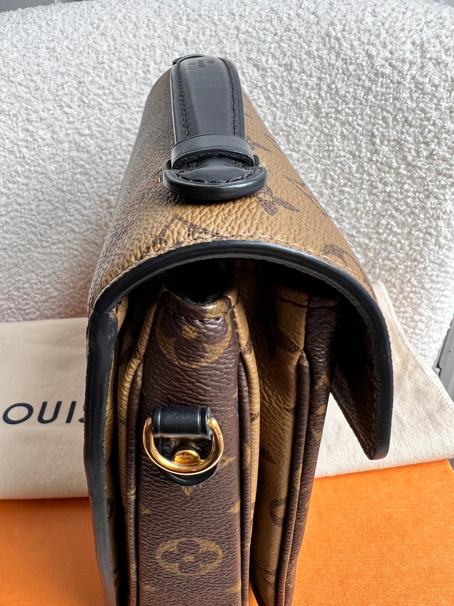 Louis Vuitton Pochette Metis Reverse Monogram (RRP £2,020)