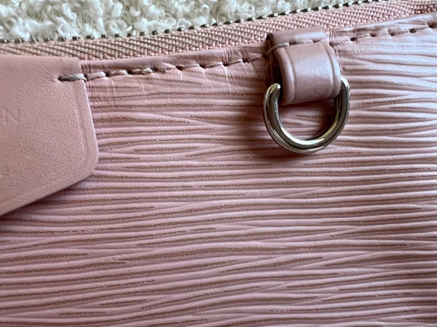 Louis Vuitton Easy Pouch Rose Ballerine Epi
