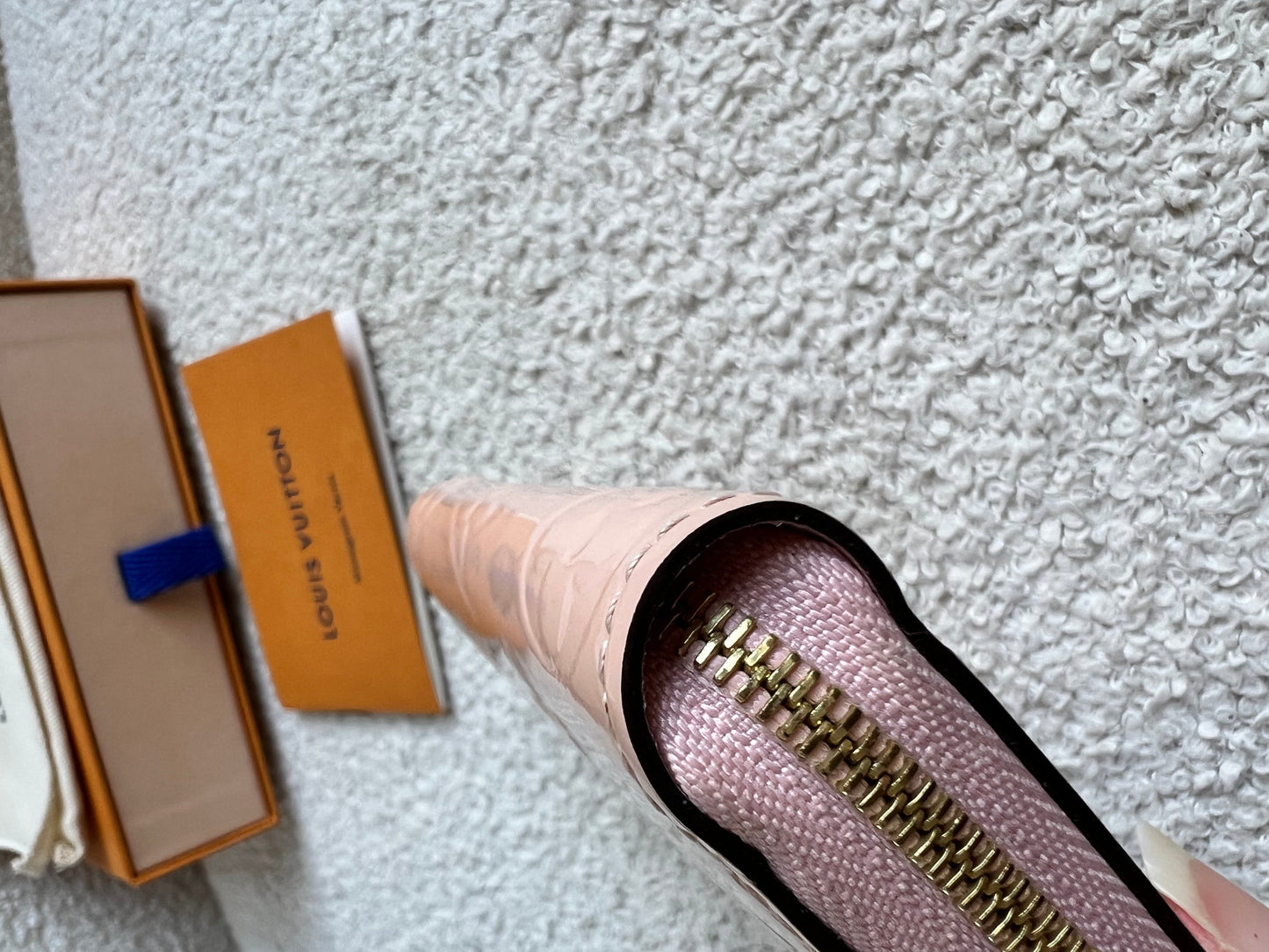Louis Vuitton Zippy Coin Purse in Rose Ballerine Vernis Patent (RRP £420)