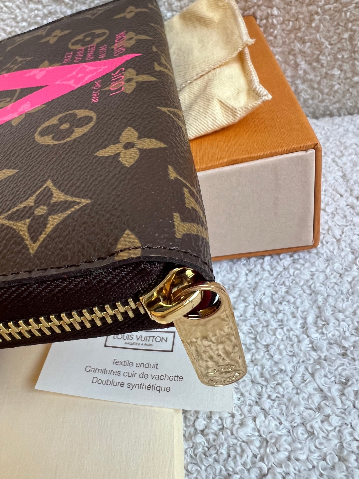 Louis Vuitton Zippy Wallet in Grenade Monogram V