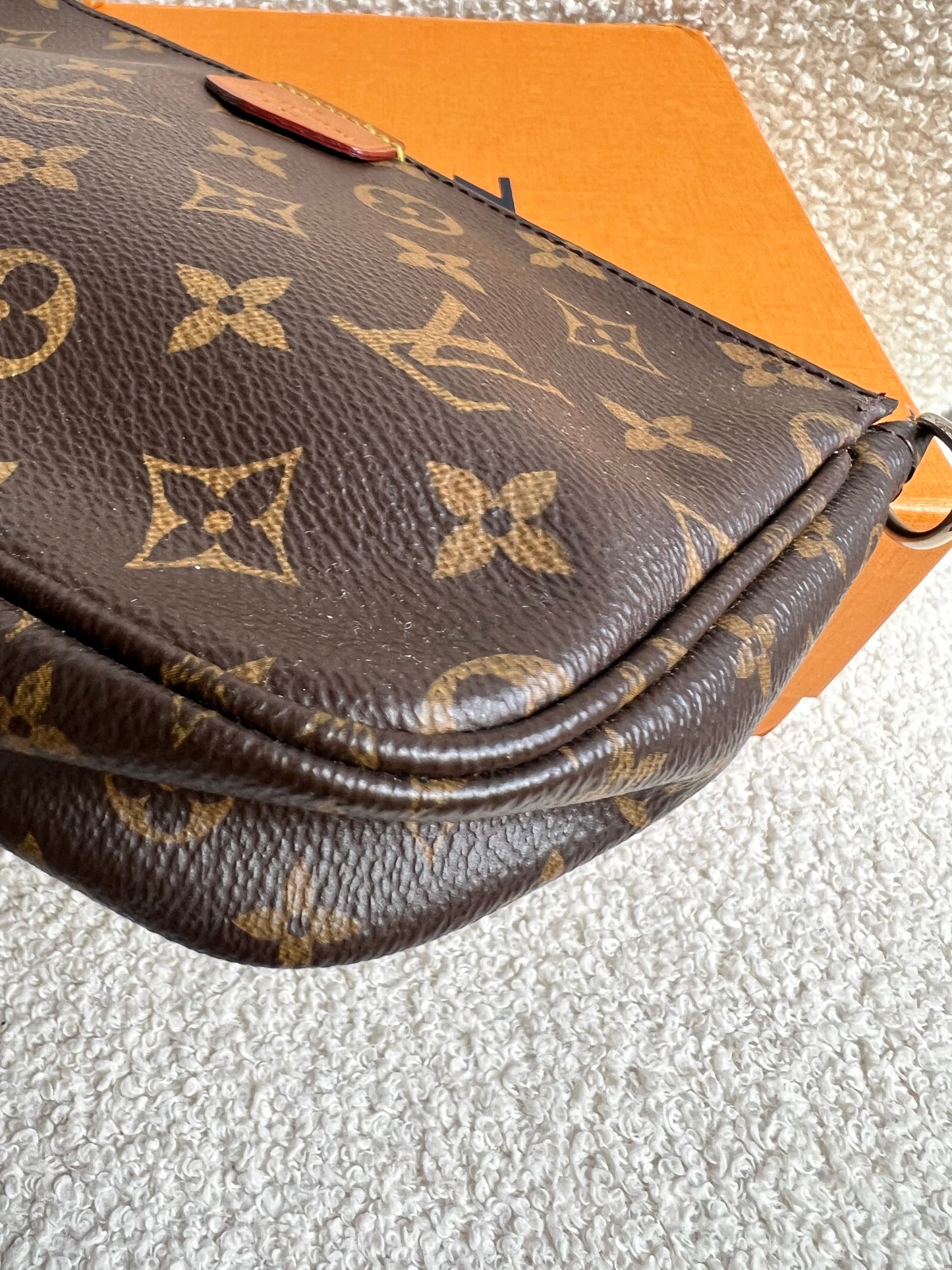 Louis Vuitton Multi Pochette Accessoires Khaki (RRP £2070)