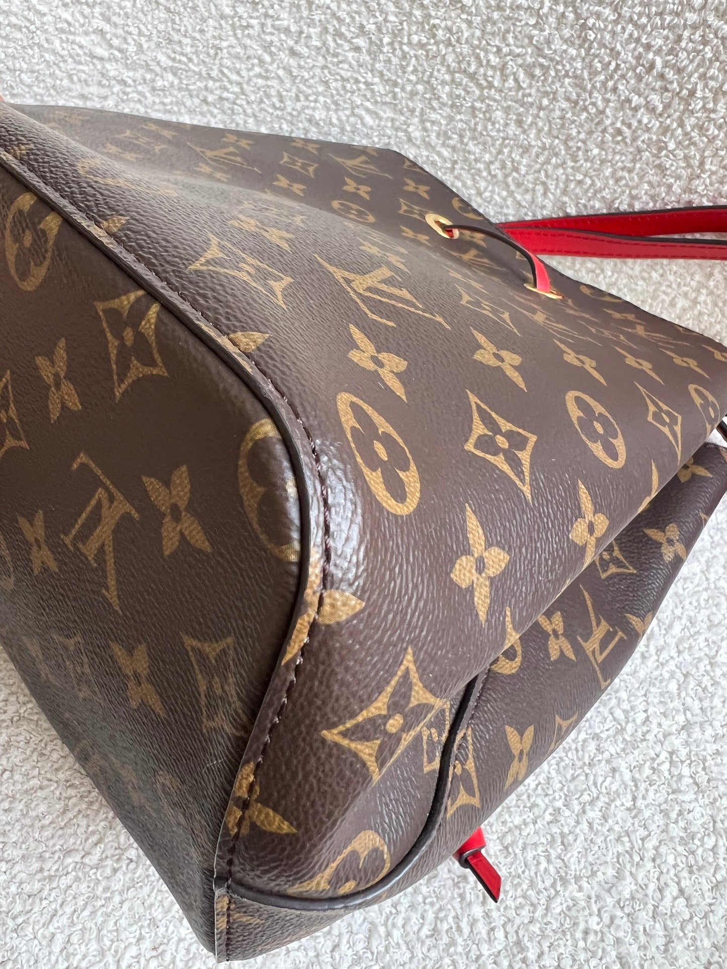 Louis Vuitton Neo Noe Monogram Coquelicot (RRP £1,790)