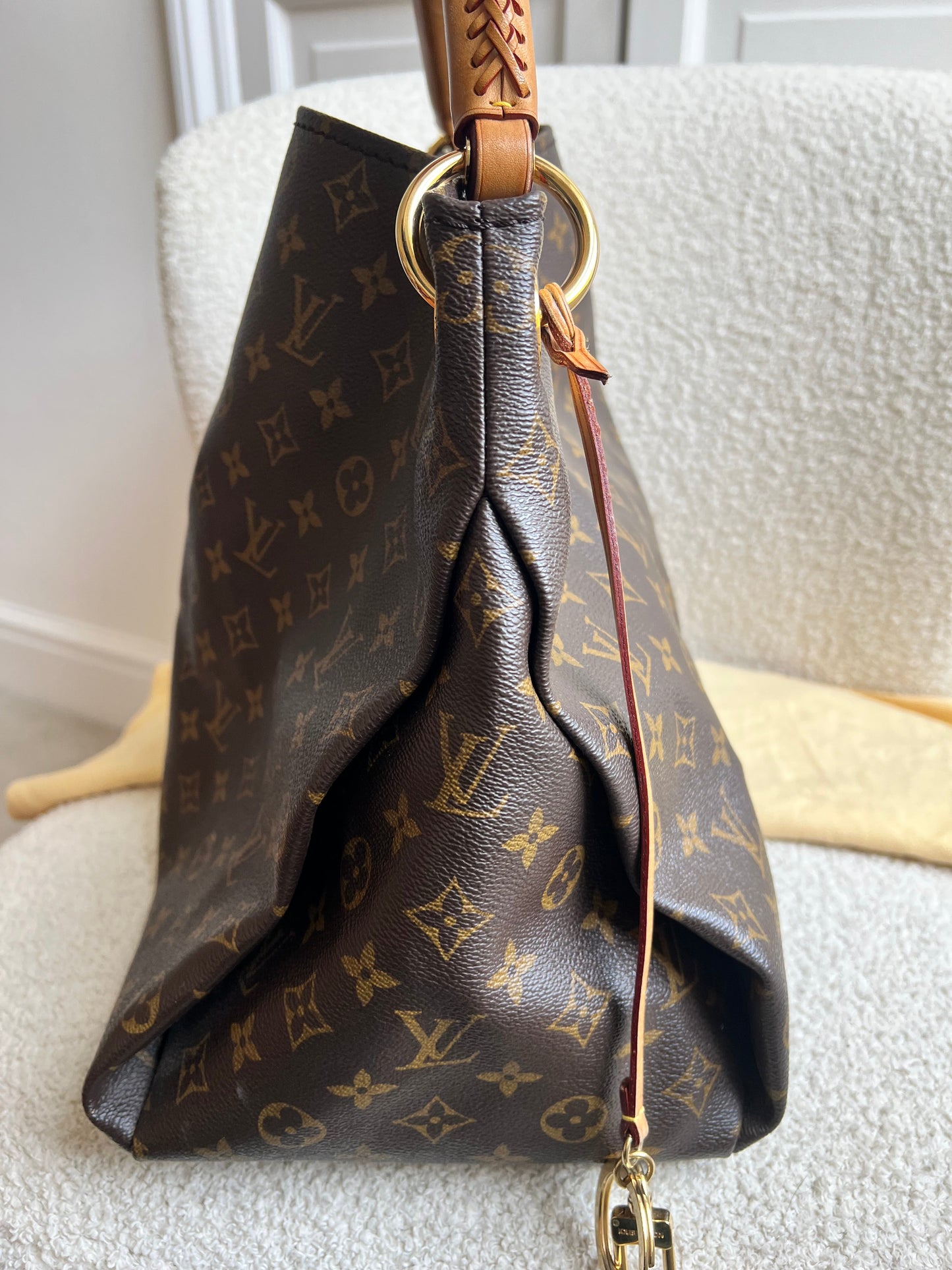 Louis Vuitton Artsy MM Monogram (RRP £1,940)