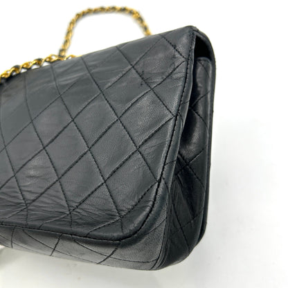 Chanel Quilted Flap Black Crossbody Bag in Lambskin ch88241dr