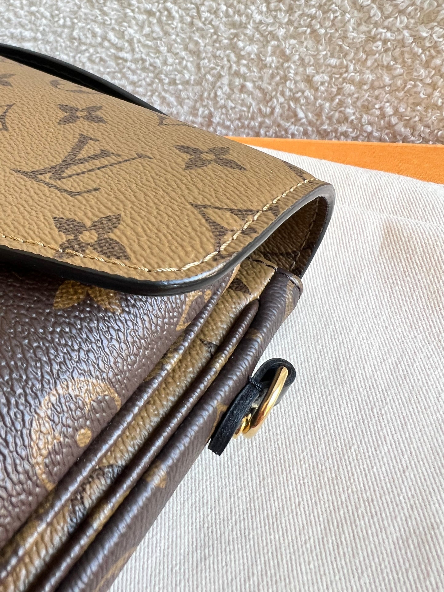 Louis Vuitton Pochette Metis Reverse Monogram (RRP £2,060)