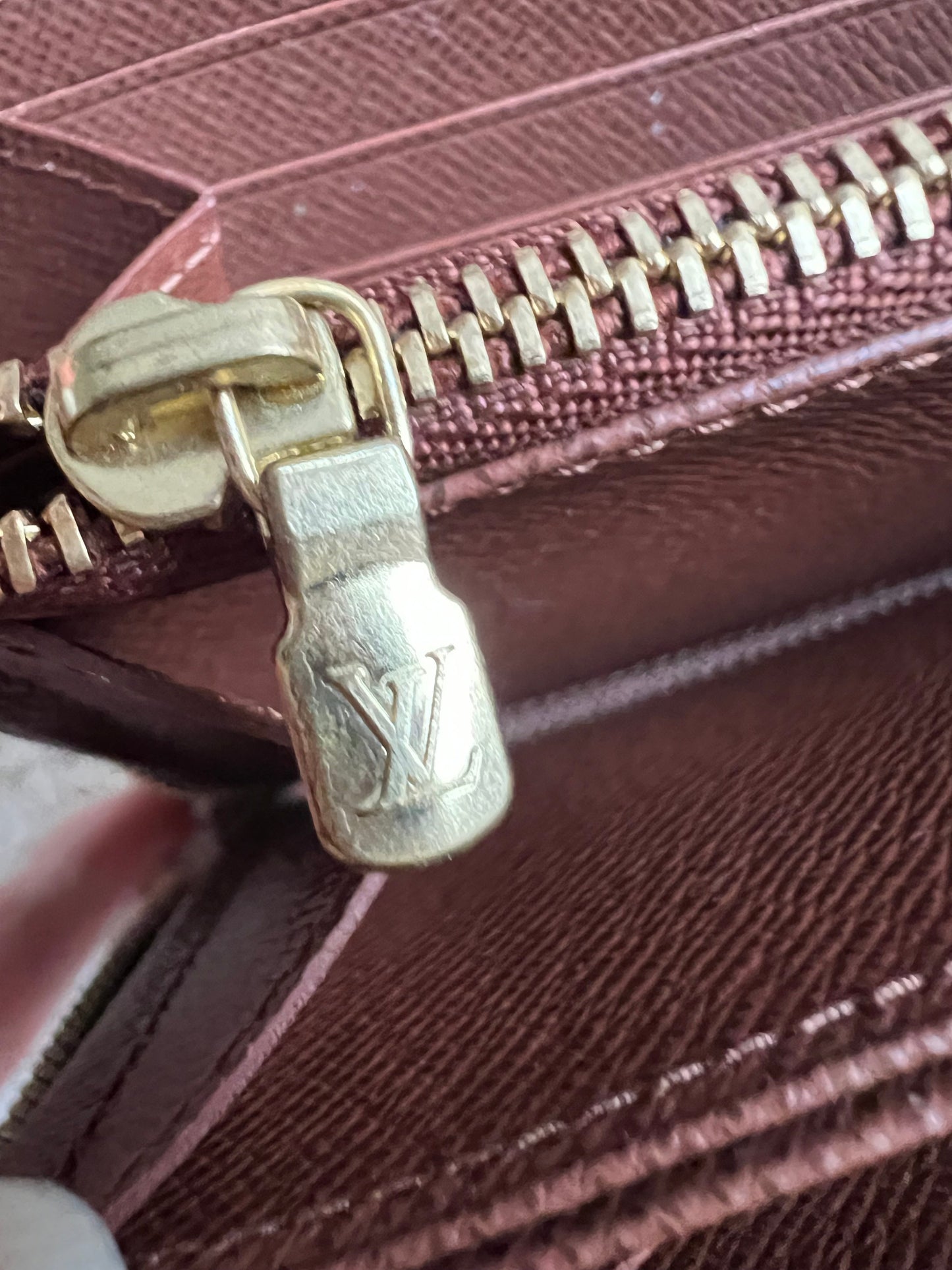 Louis Vuitton Zippy Wallet in Monogram (RRP £580)