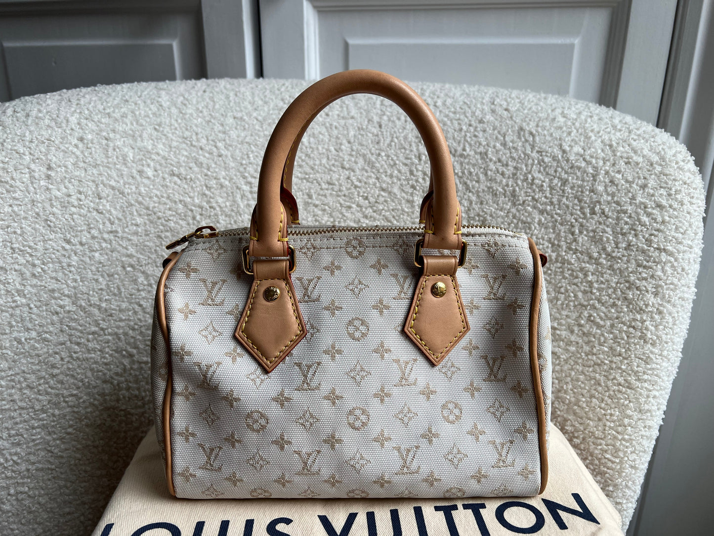 Louis Vuitton Speedy Bandouliere 20 Mastic Cream (£2420)