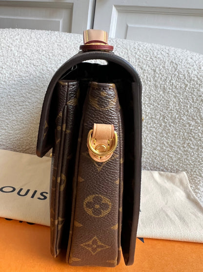 Louis Vuitton Pochette Metis Monogram (RRP £2,060)