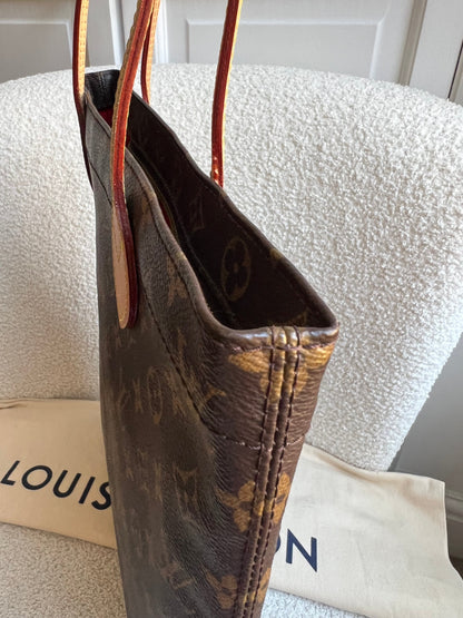 Louis Vuitton Carry It Tote