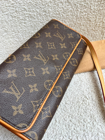 Louis Vuitton Vintage Monogram Twin Pochette
