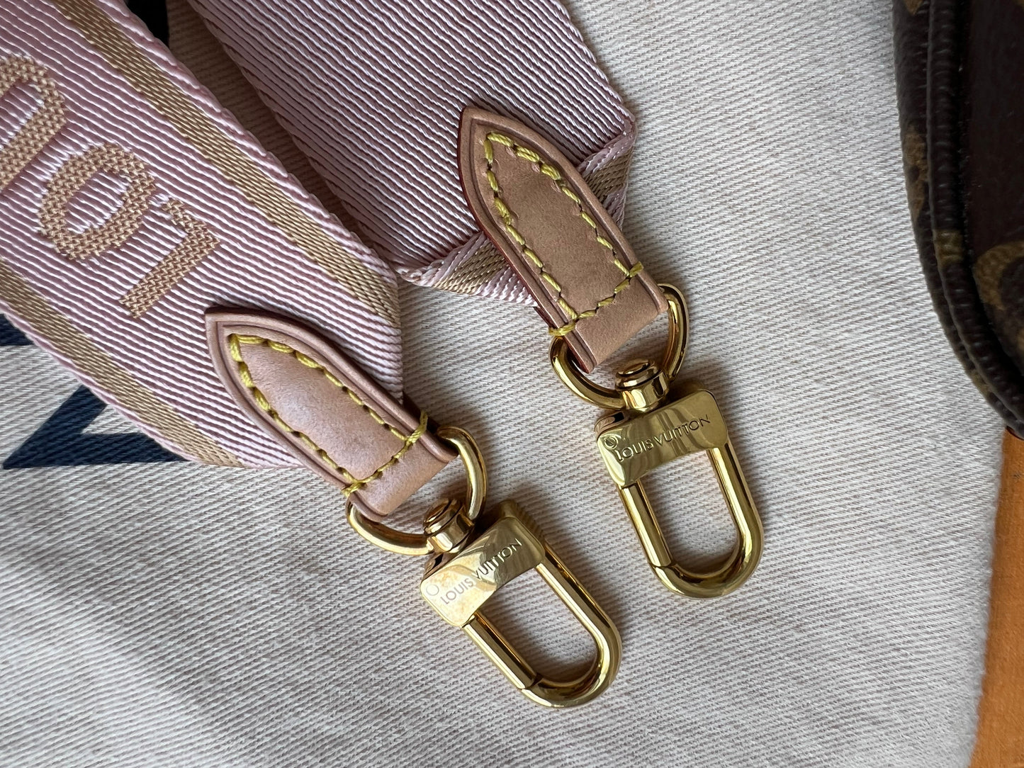 Louis Vuitton Multi Pochette Accessoires Rose Chiaro (RRP £2070)
