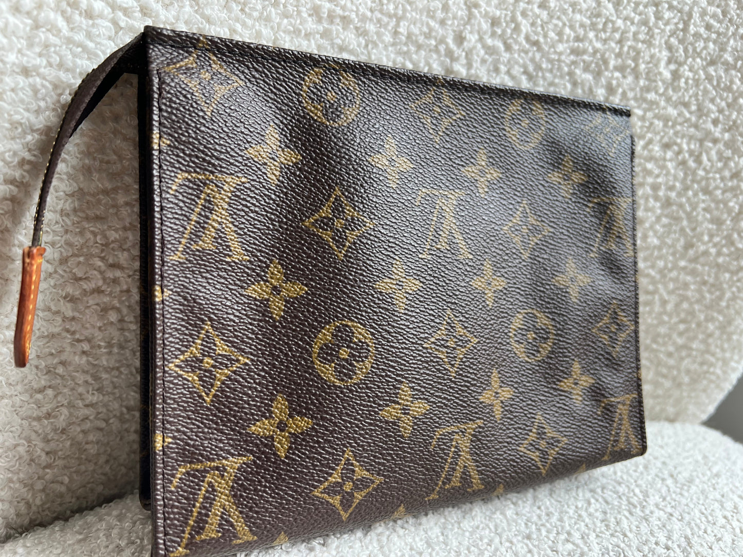 Louis Vuitton Toiletry Pouch 19 Monogram