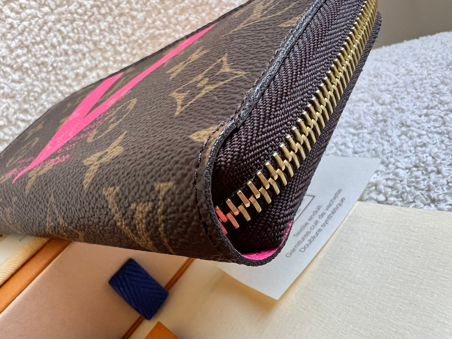 Louis Vuitton Zippy Wallet in Grenade Monogram V