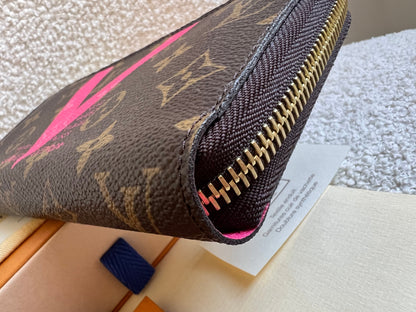 Louis Vuitton Zippy Wallet in Grenade Monogram V