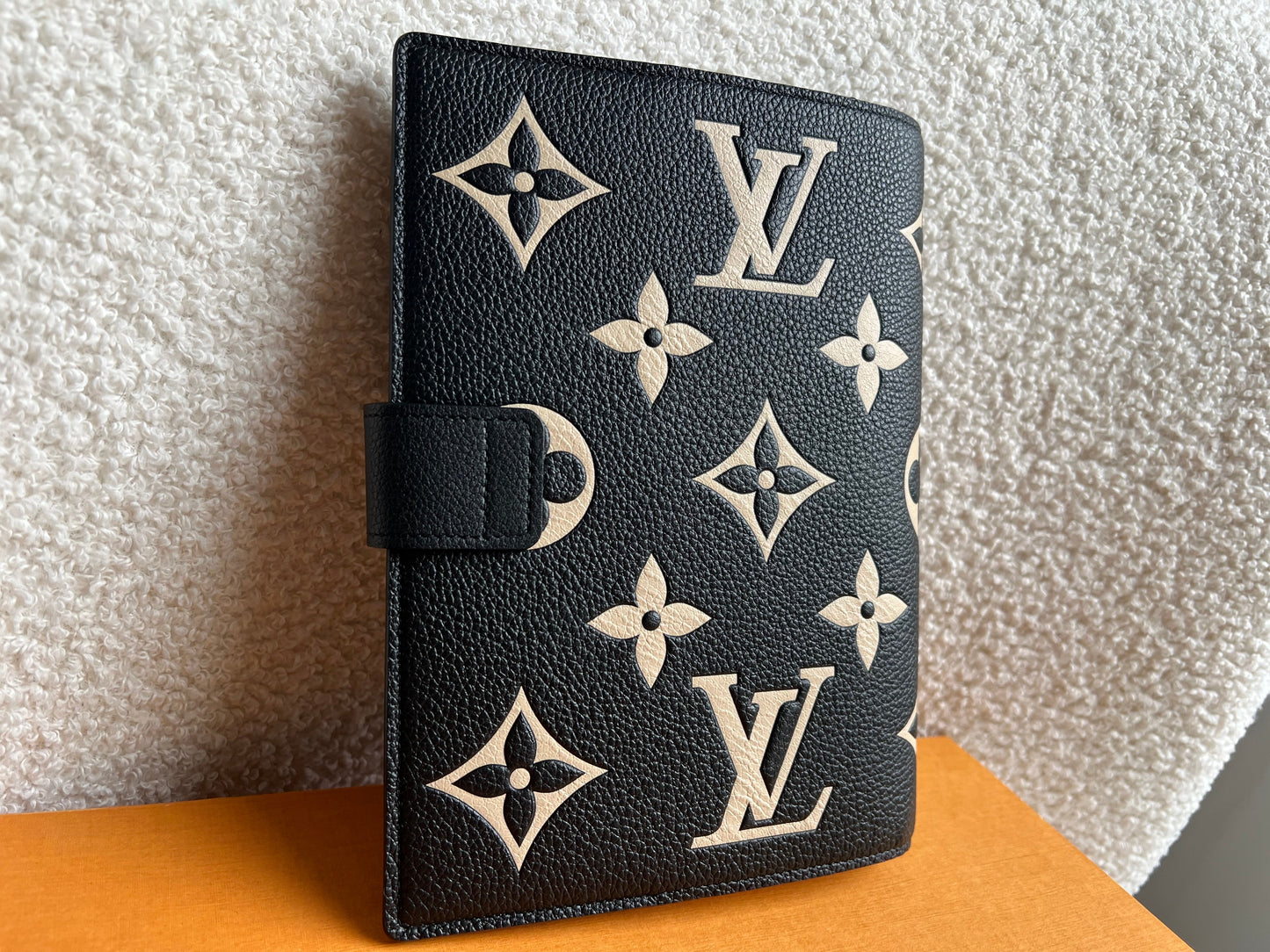 Louis Vuitton Notebook Cover Paul MM in Bicolour Giant Monogram