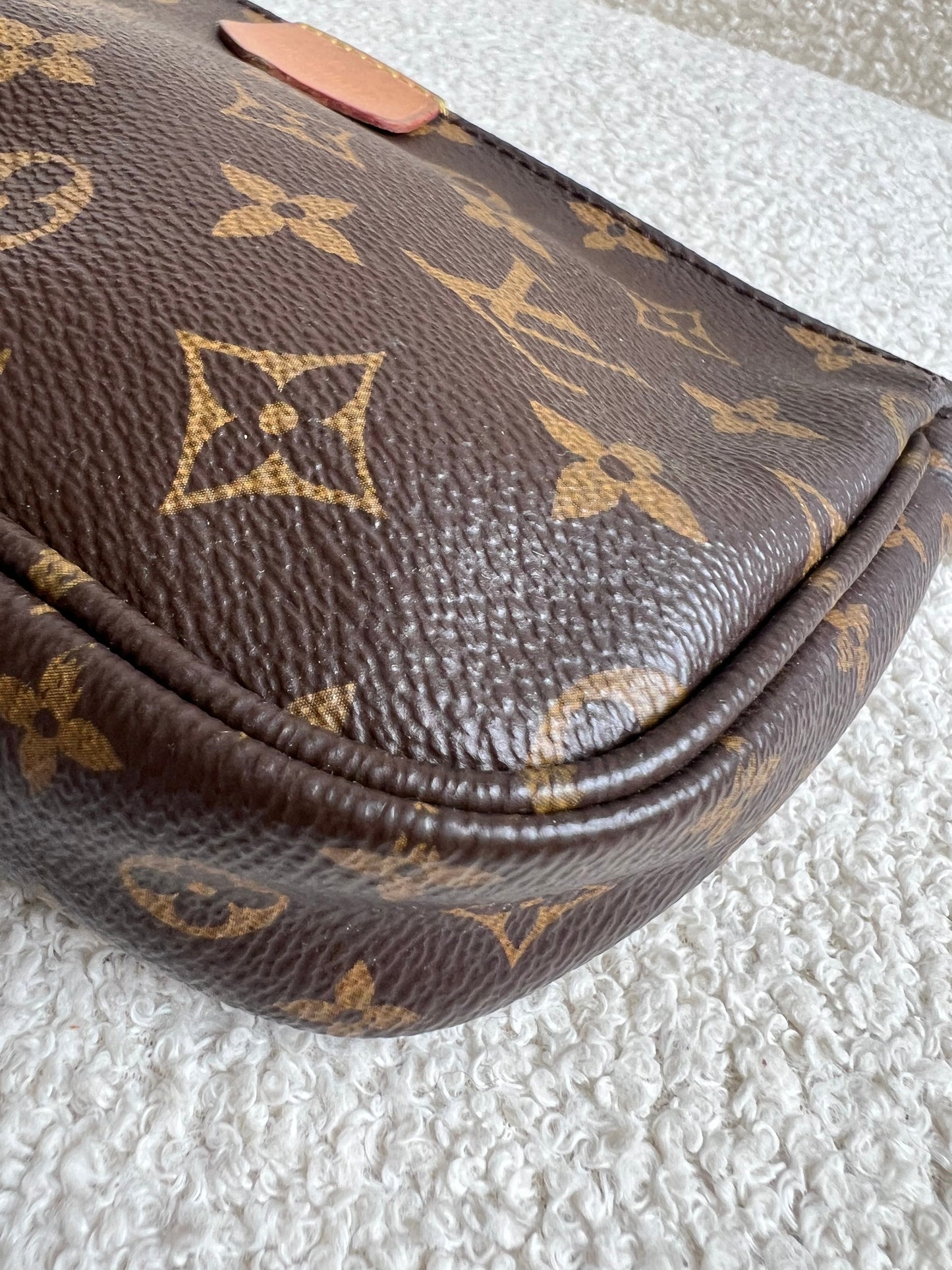 Louis Vuitton Pochette Monogram