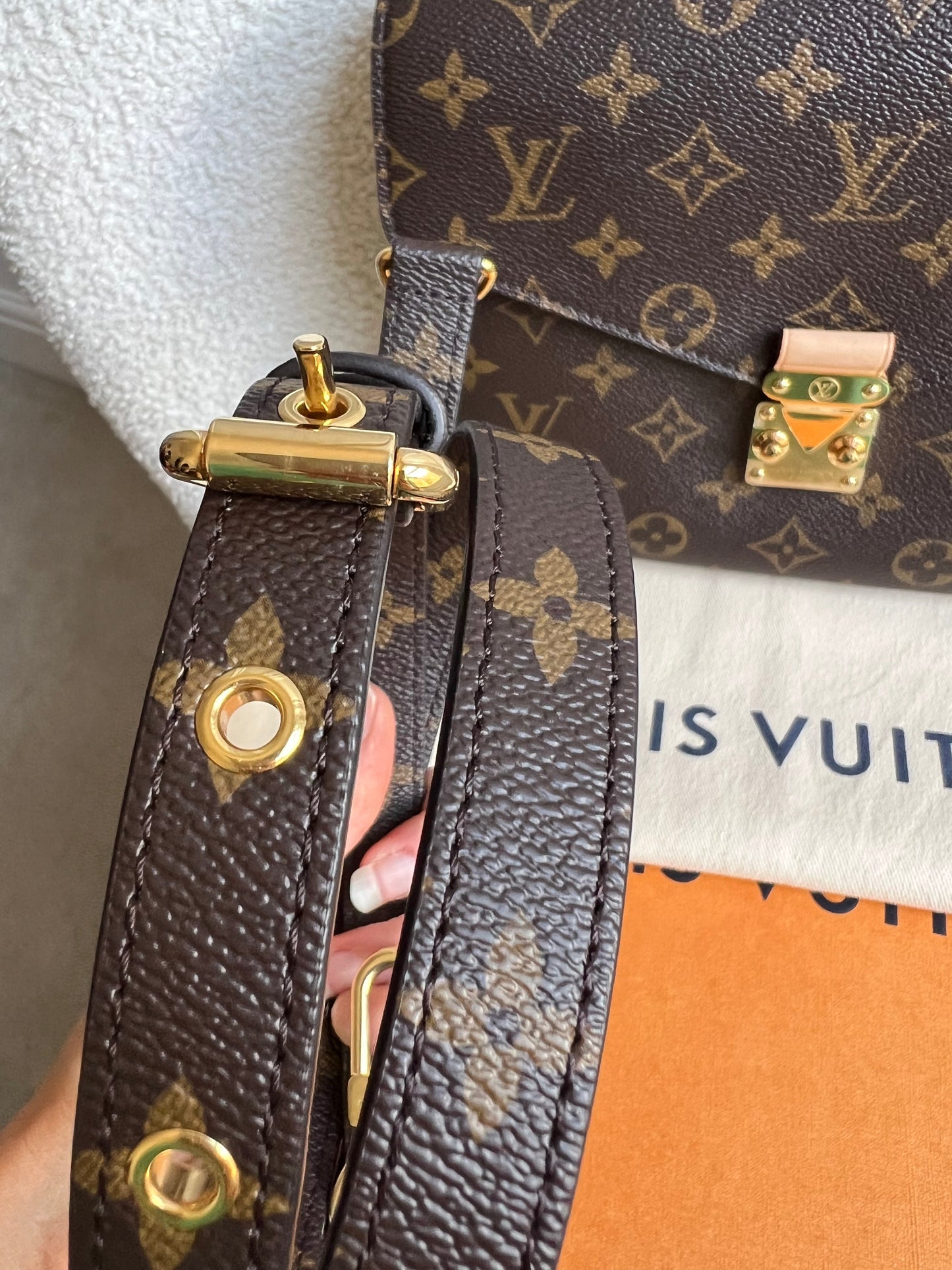 Louis Vuitton Pochette Metis Monogram (RRP £2,060)