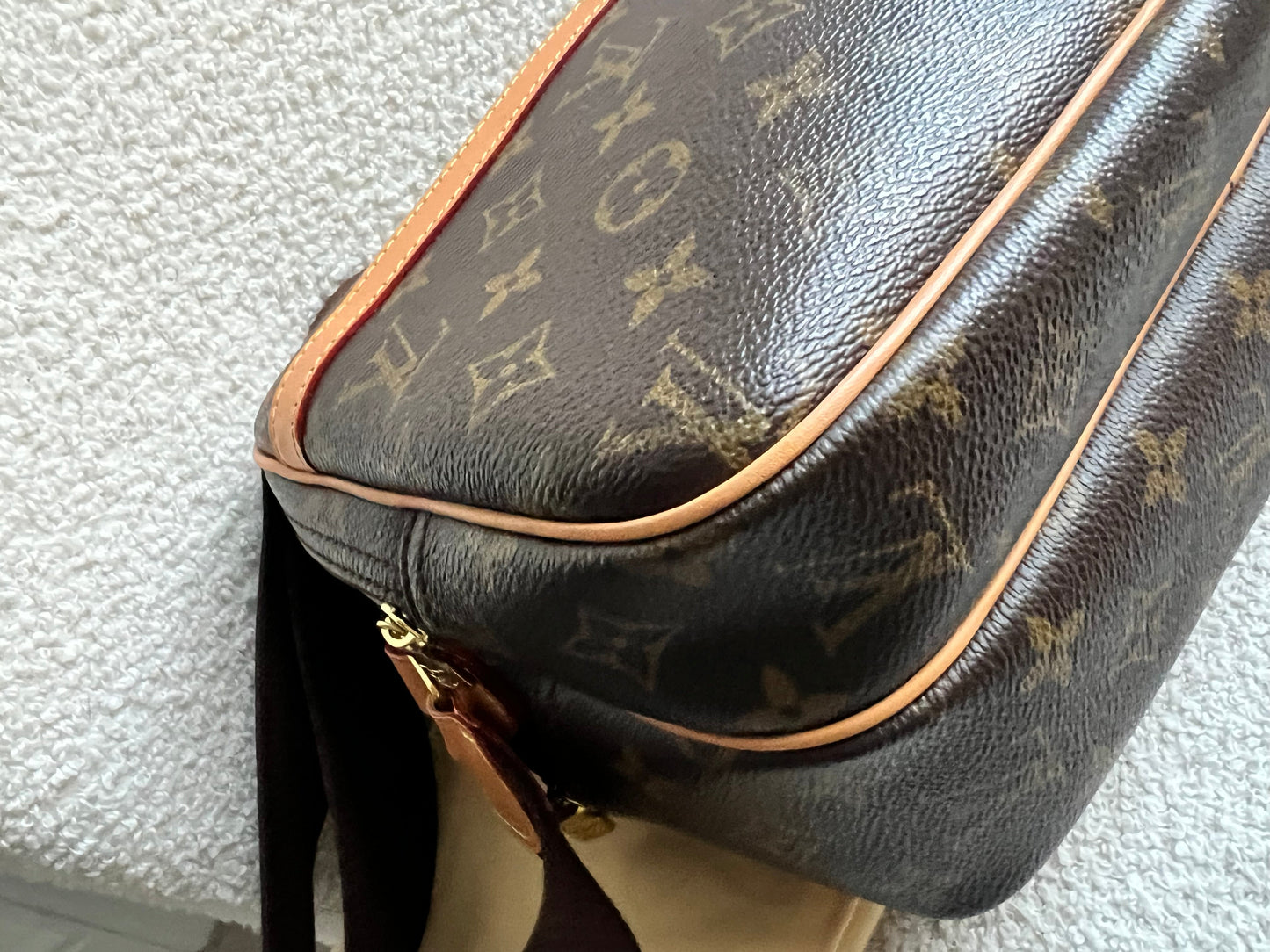 Lous Vuitton Reporter Monogram