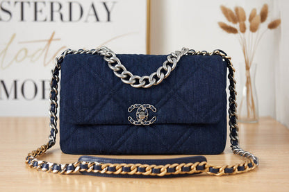 Chanel Luxury Handbag Style 462