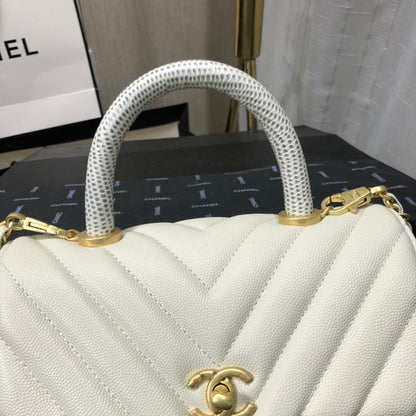 Chanel Luxury Handbag Style 530